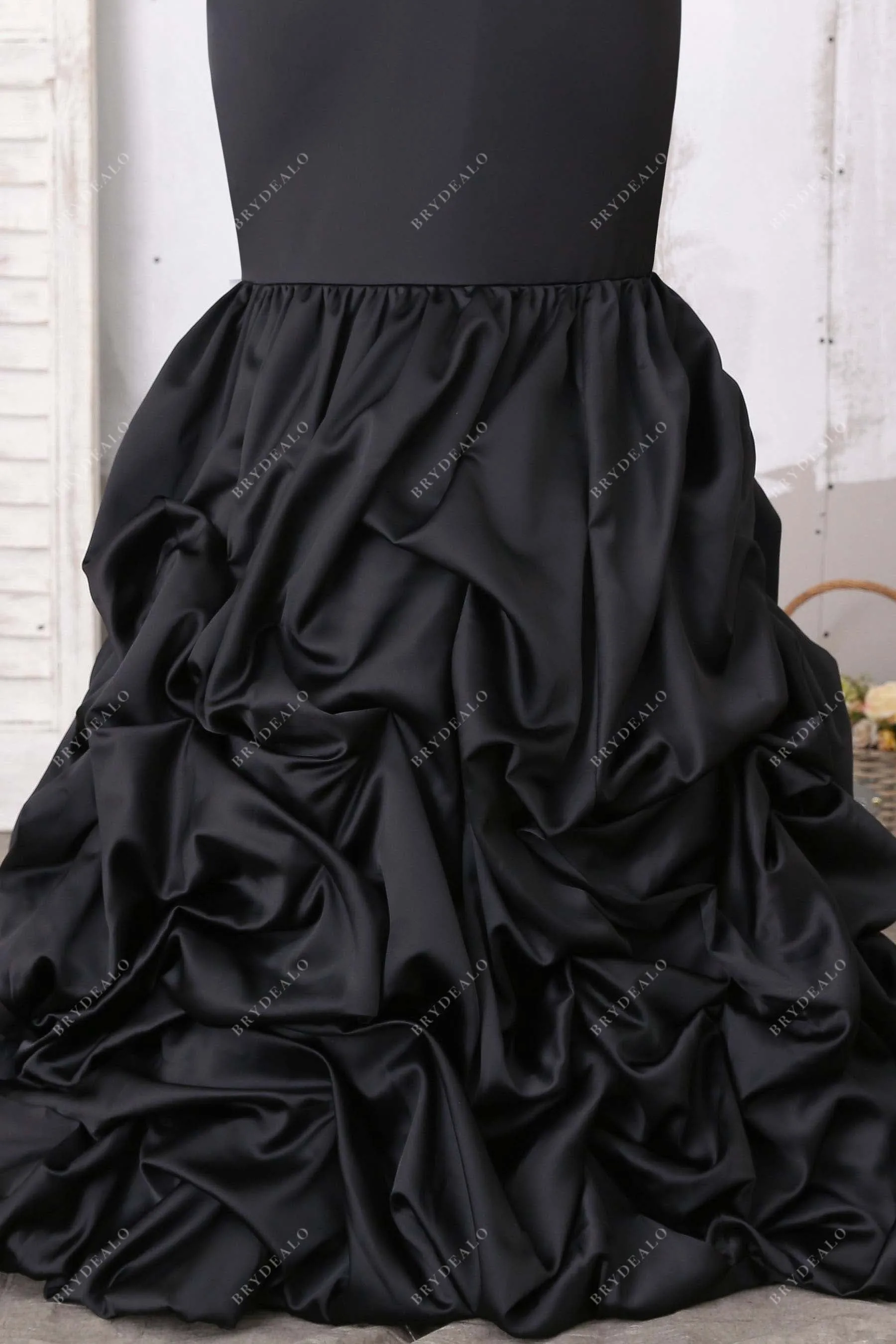 Black Beaded Cutout Pick-up Trumpet Prom Dress