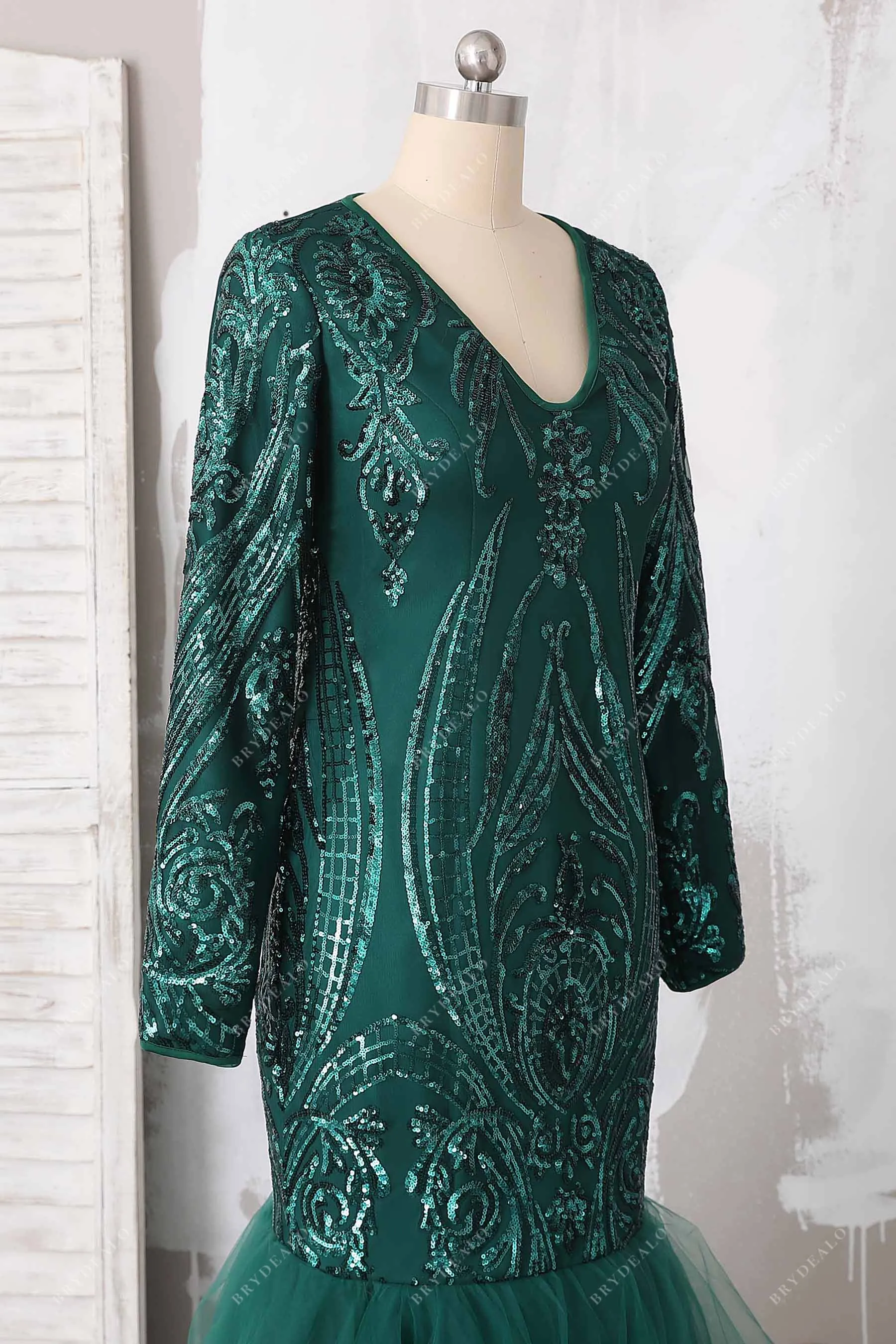Emerald Sequin Tulle V-neck Long Sleeve Prom Gown