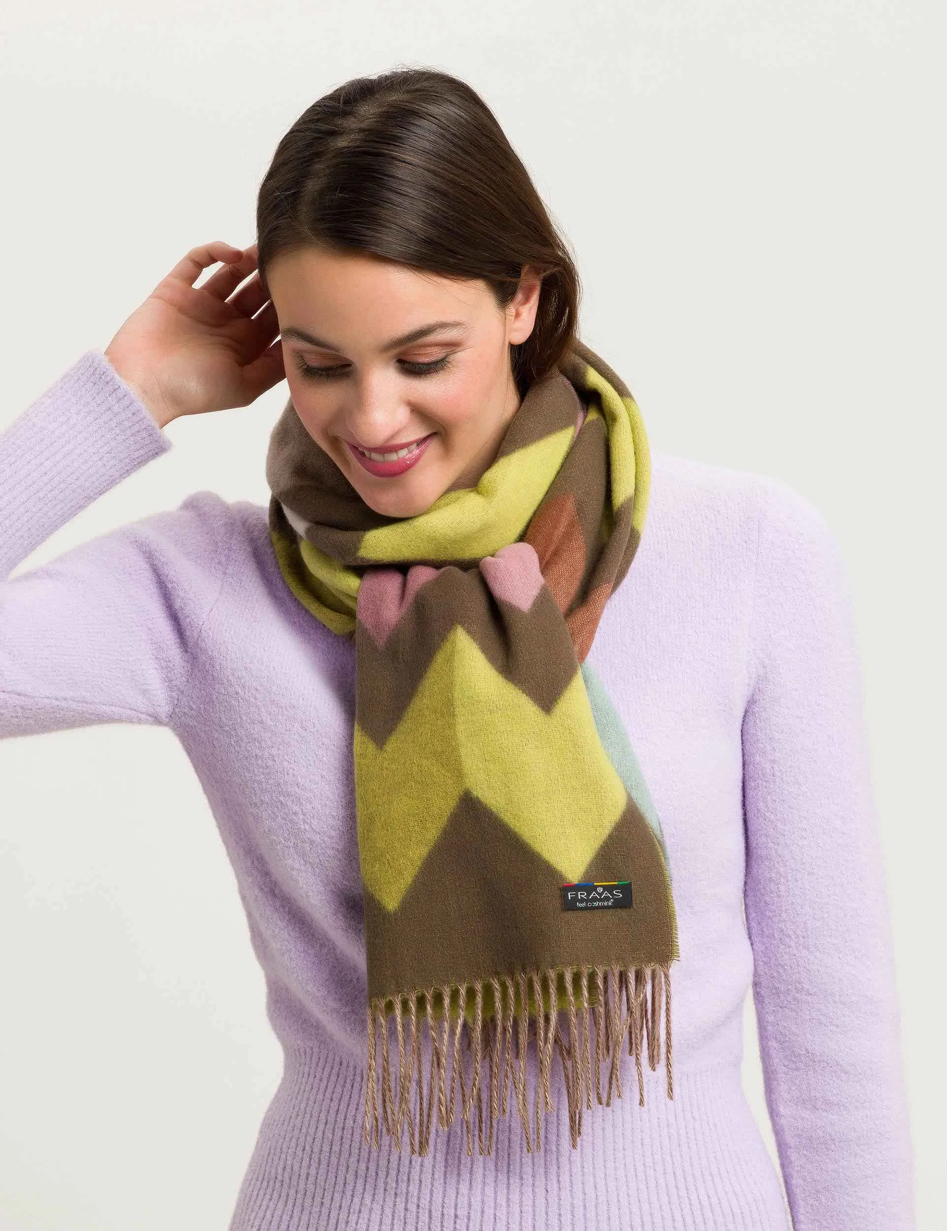 FRAAS - The Scarf Company - Chevron Zig Zag Eco: Dark Olive