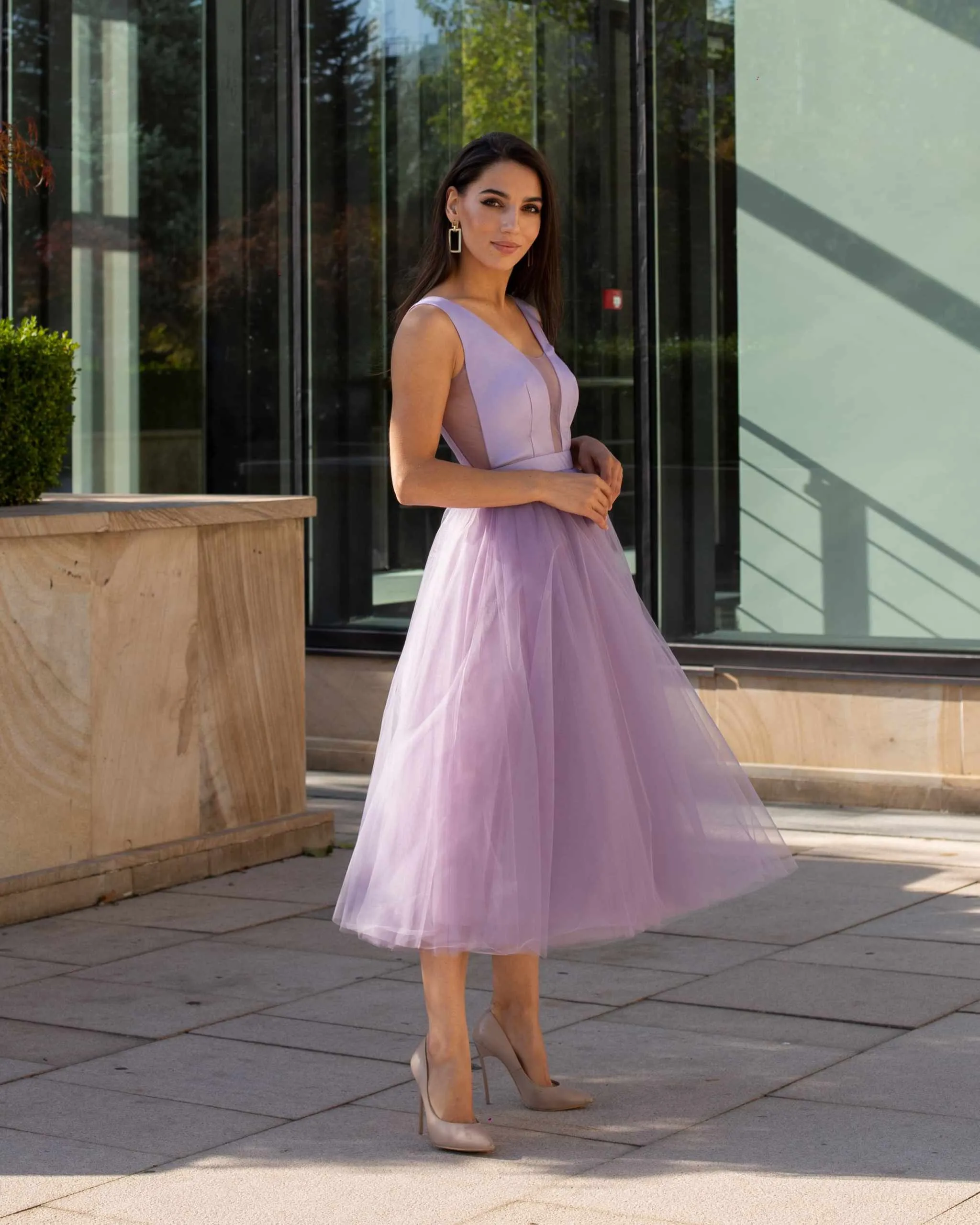 Rochie de ocazie mov midi cu decolteu si siret la spate